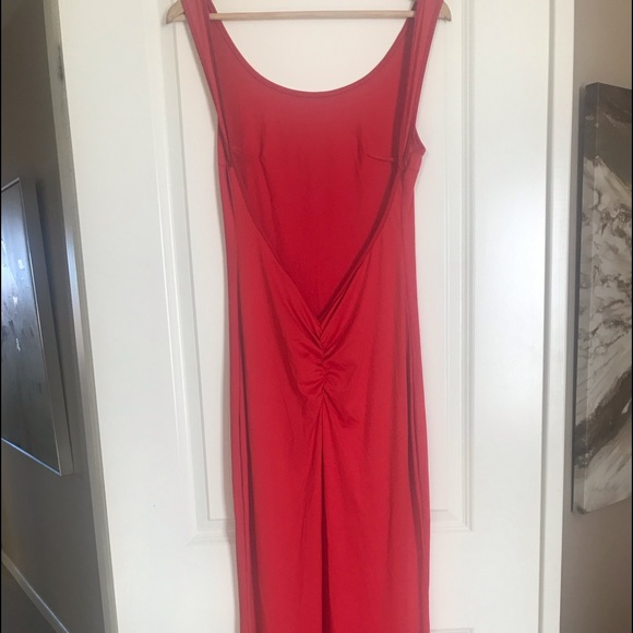 Long red dress. Thin and stretchy fabric. - Picture 2 of 4